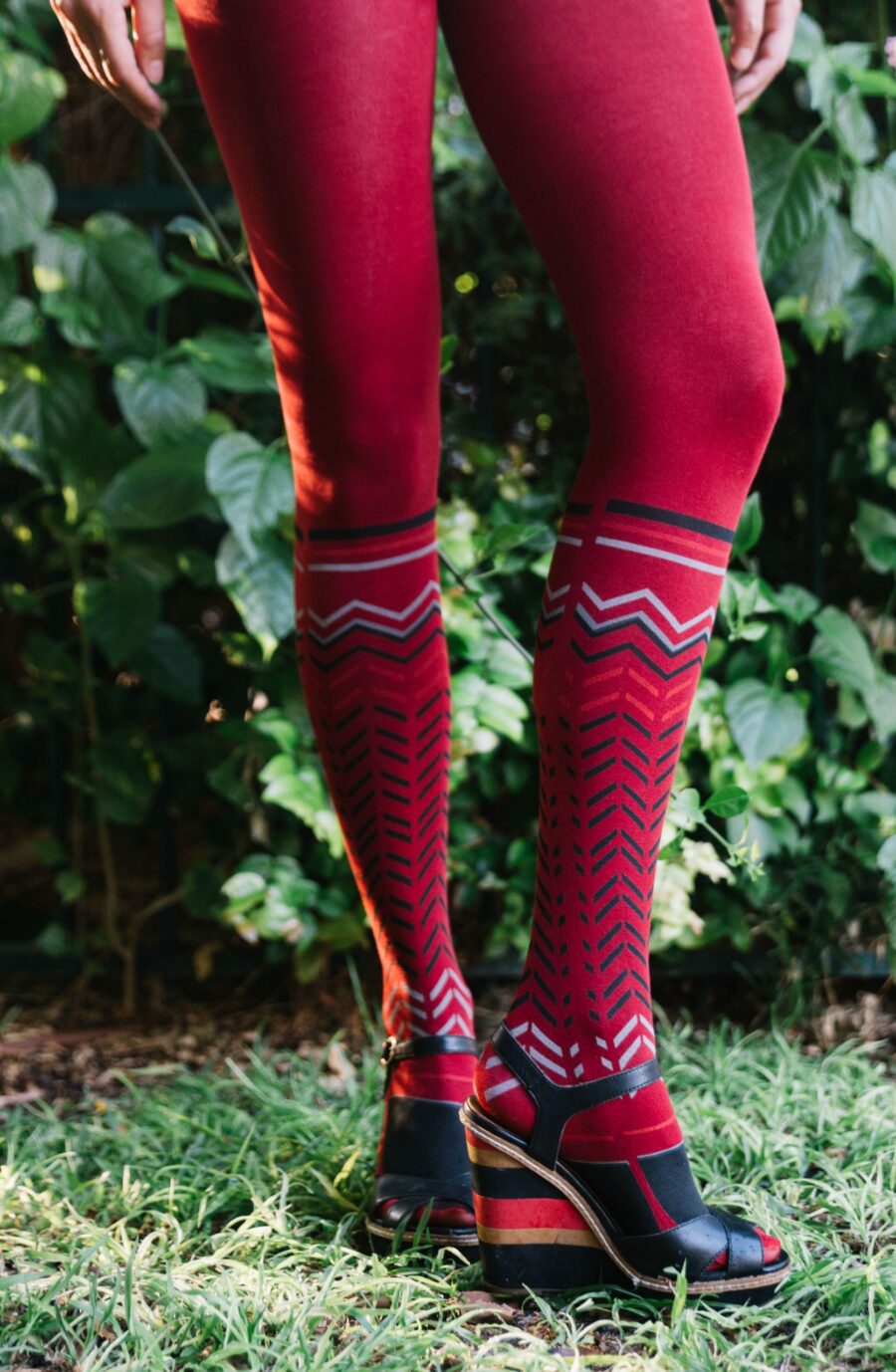Zohara "Zig Zag Walk" Burgundy Print Tights - Image 2